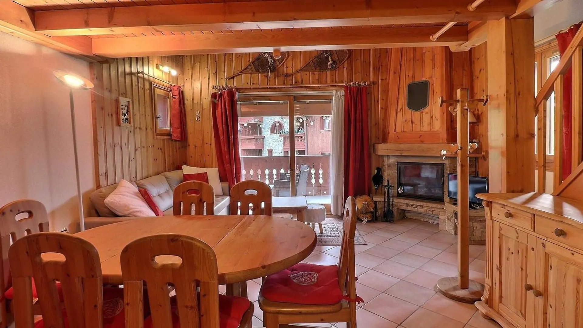 Superbe Duplex Familial Avec Terrasse, Proche Pistes Et Commerces - Les Allues - Fr-1-182-261 0*,  France